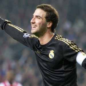 开云体育官方网站登陆-篮球明星公益篮球赛引发社会高度关注，篮球公益广告语